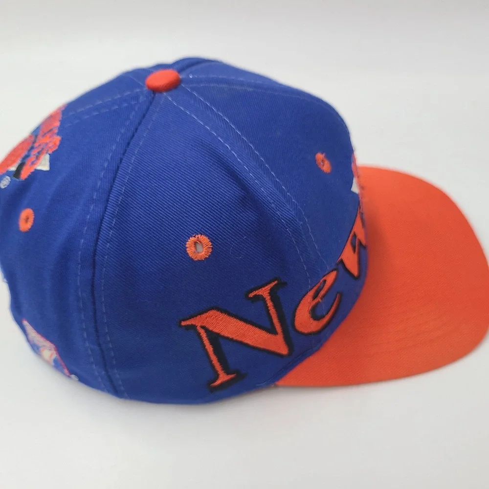 Vintage New York Knicks Hat Snapback (Fits‎ Small) Logo 7 Blue NBA Big Wrap Logo